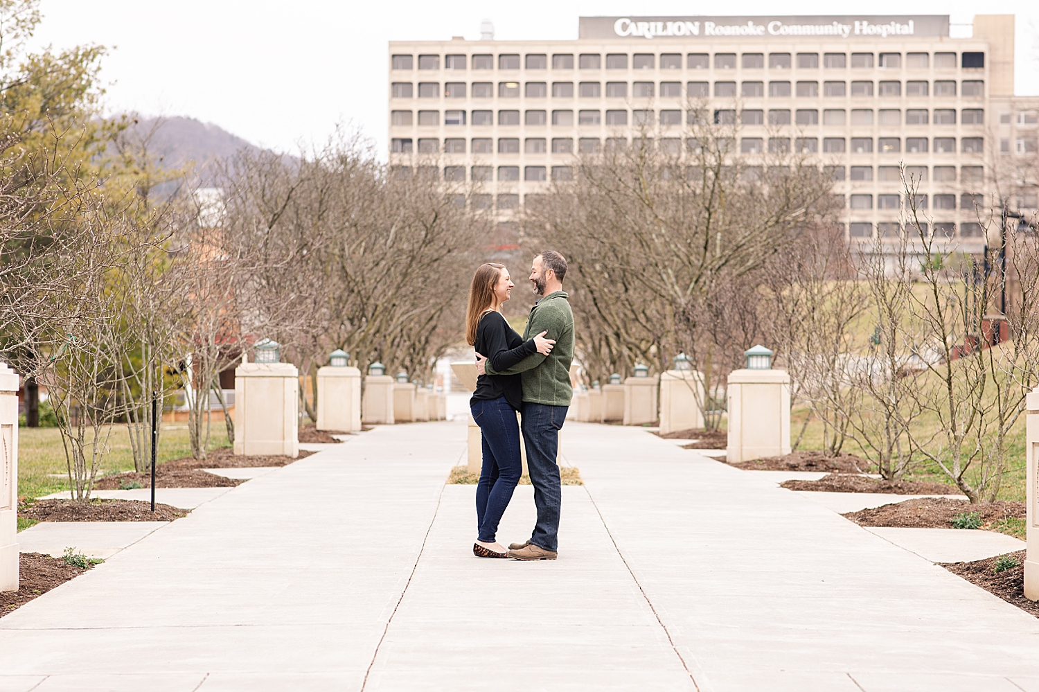 Downtown Roanoke Engagement Photo_0212.jpg