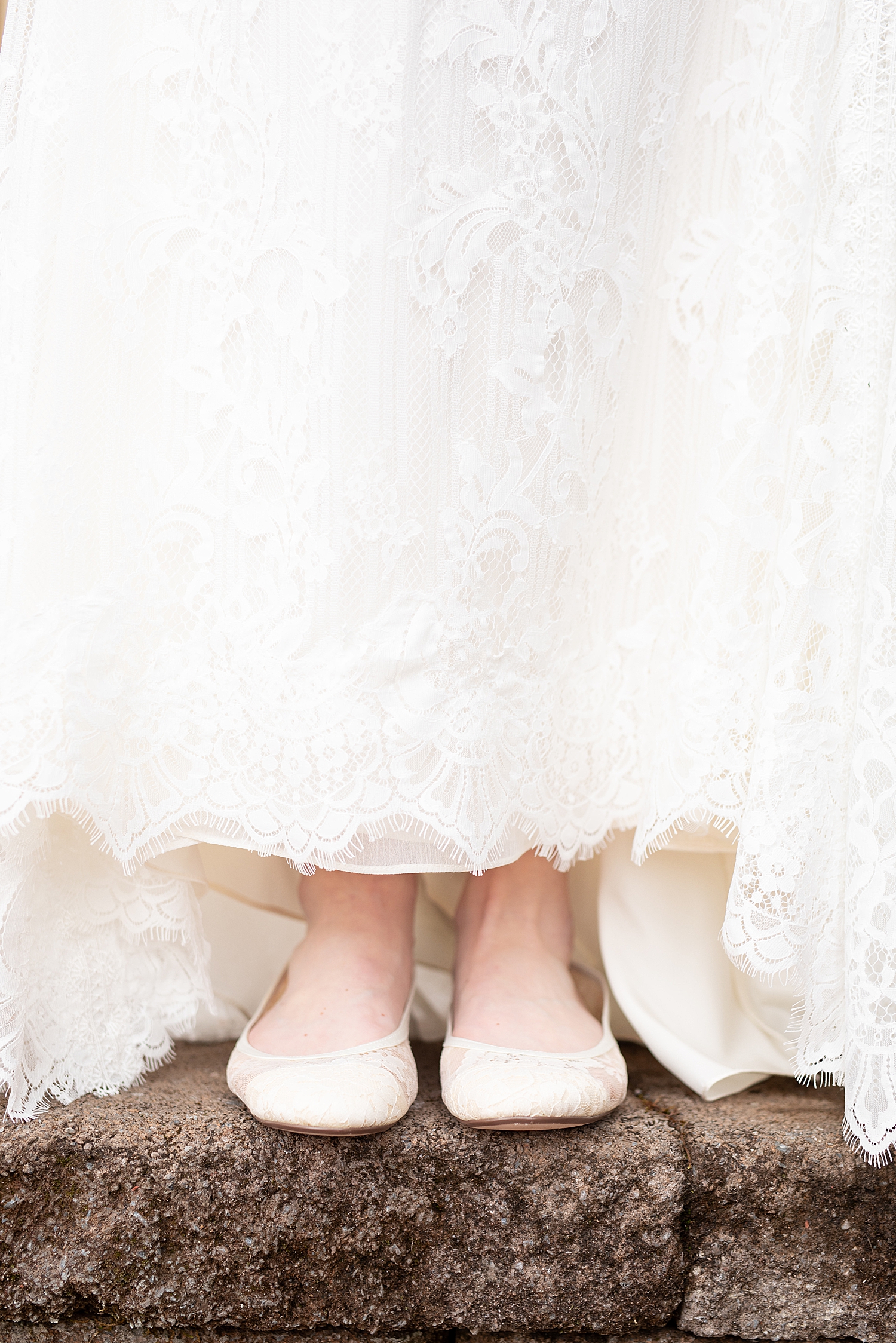 I love these classic lace ballet shoes!