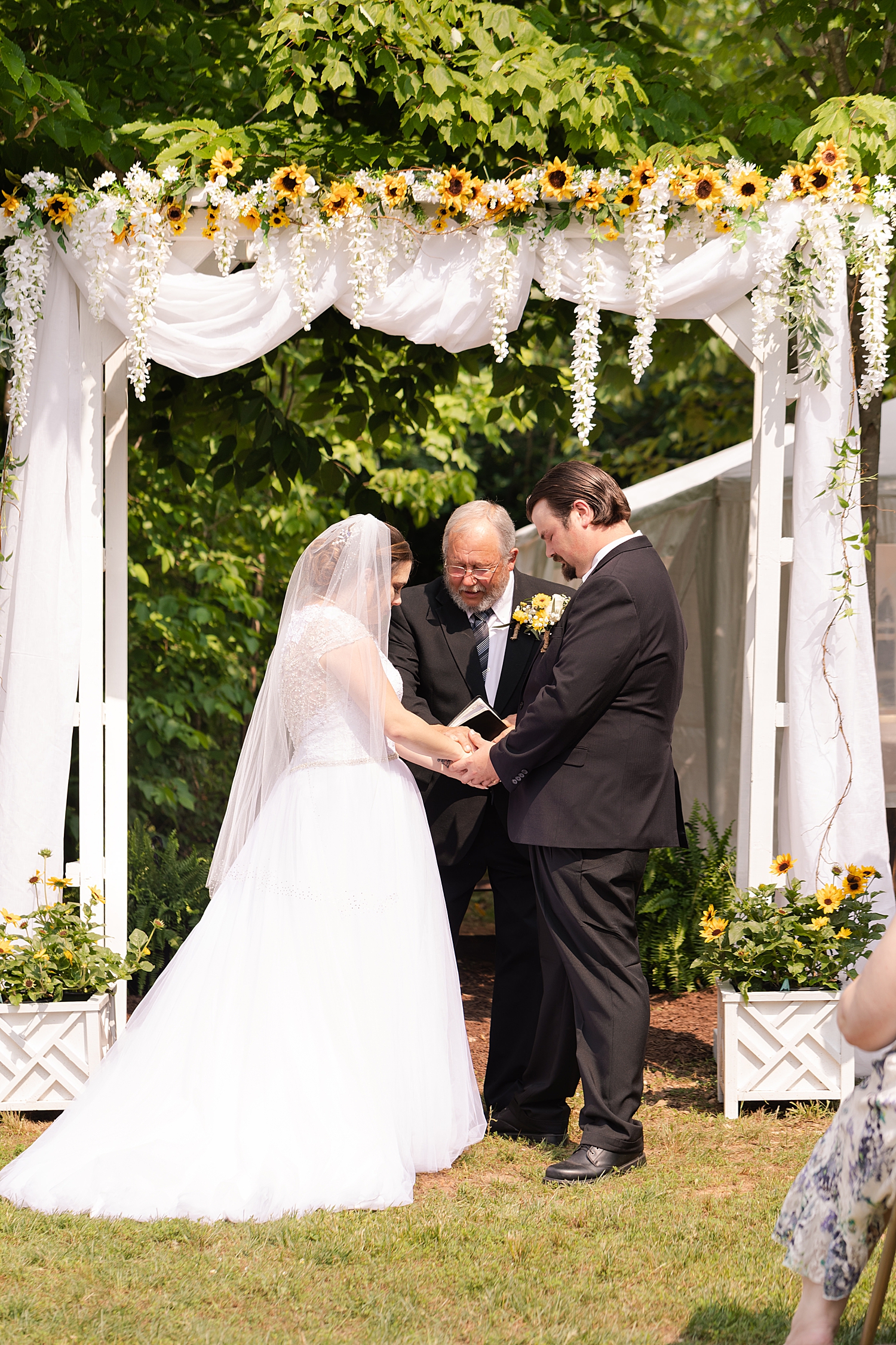 Intimate Spring Virginia Wedding Photo_0869.jpg