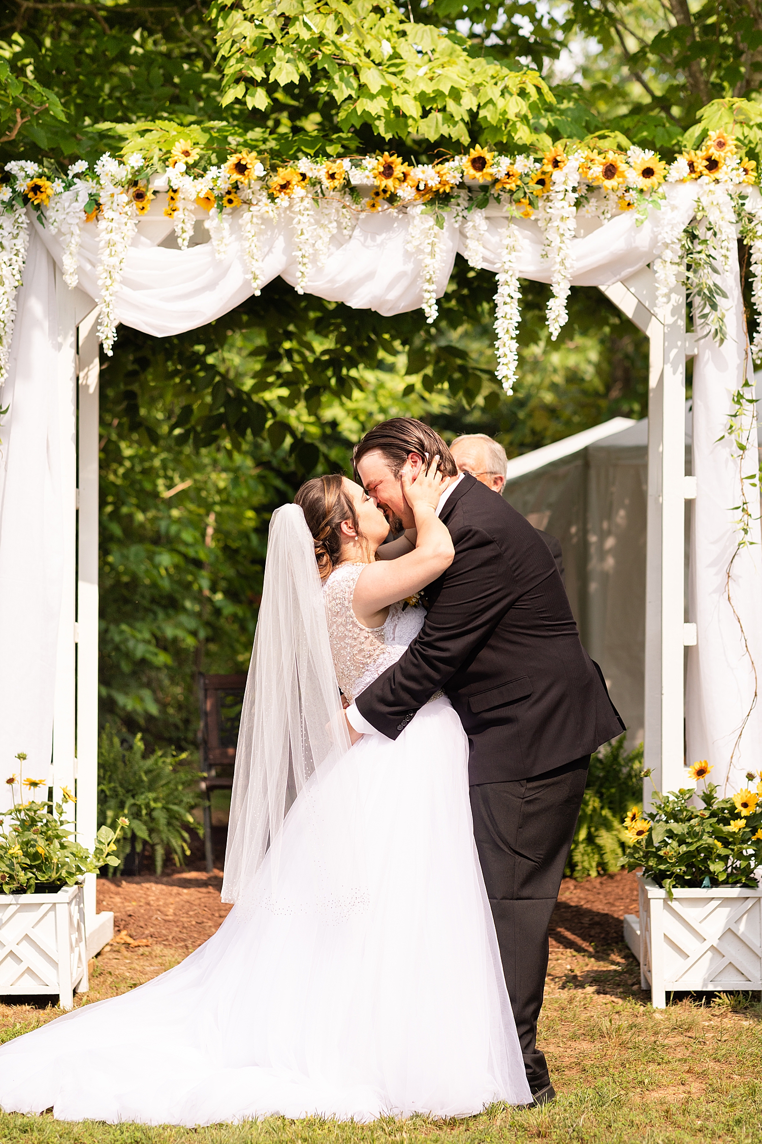 Intimate Spring Virginia Wedding Photo_0872.jpg