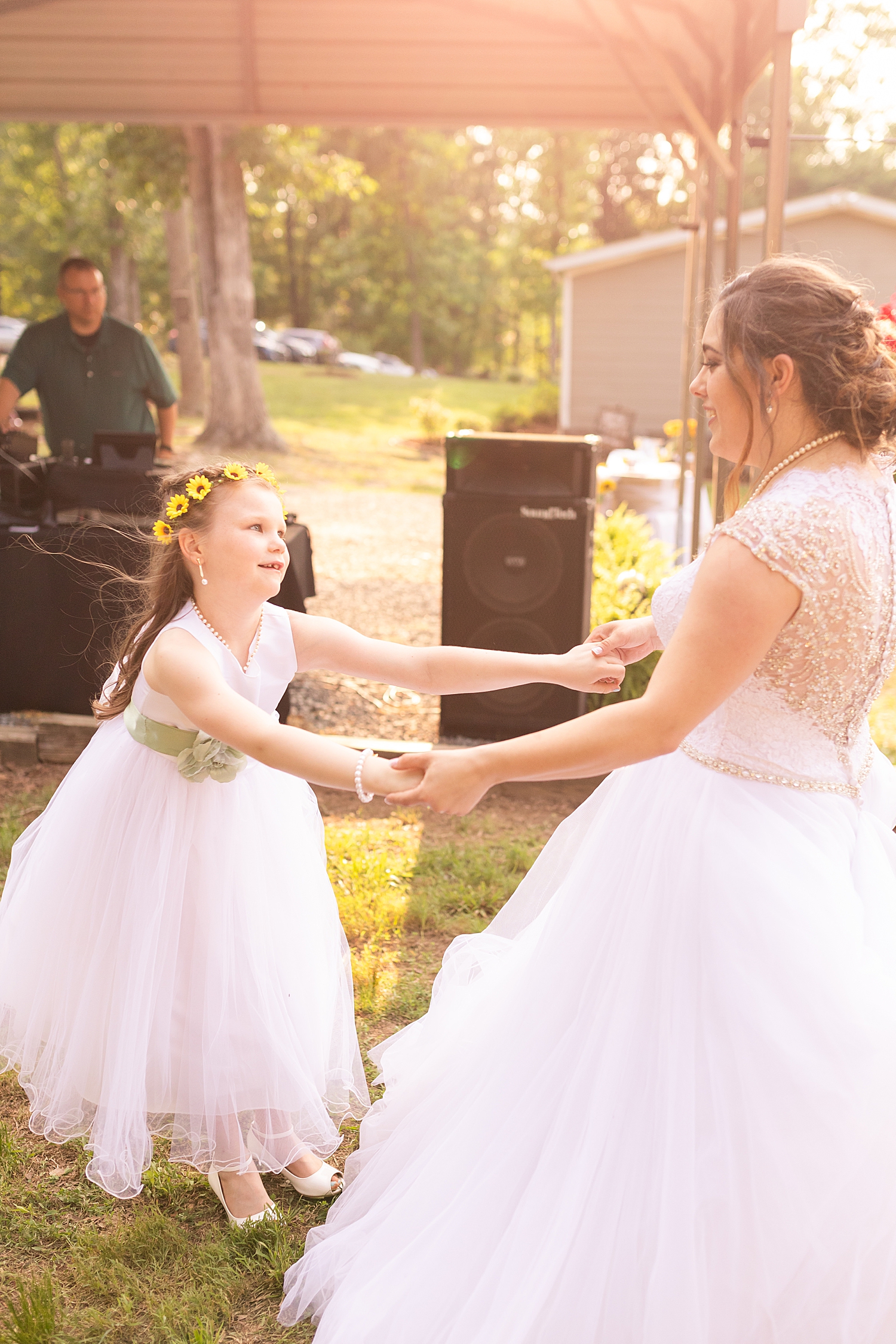 Intimate Spring Virginia Wedding Photo_0906.jpg