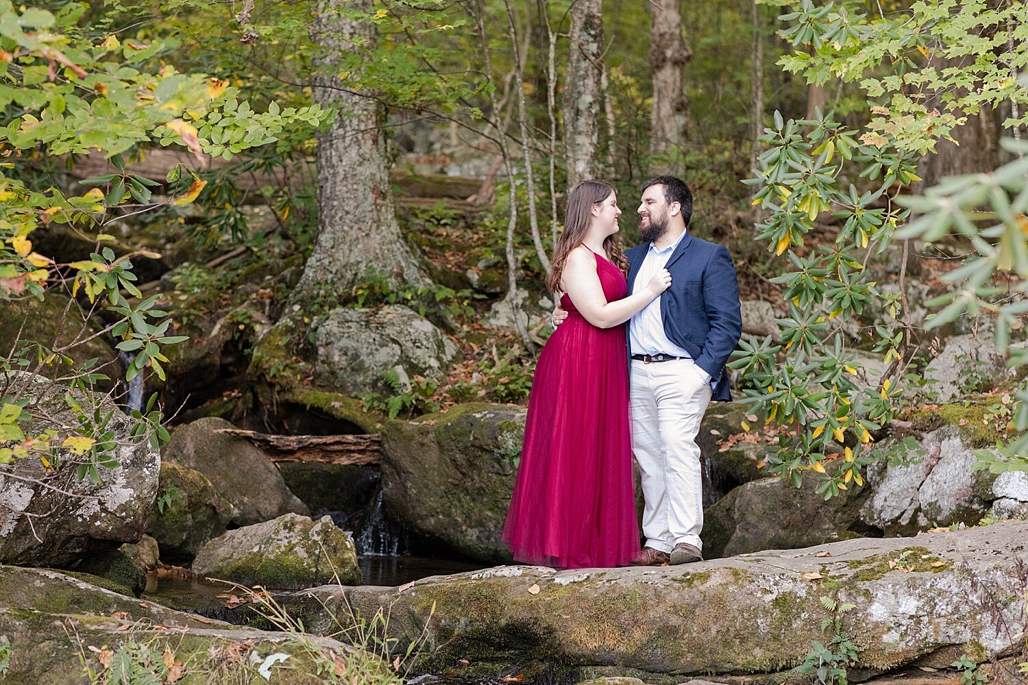 crabtree-falls-engagement-session-lynchburg-wedding-photographer-_1571.jpg