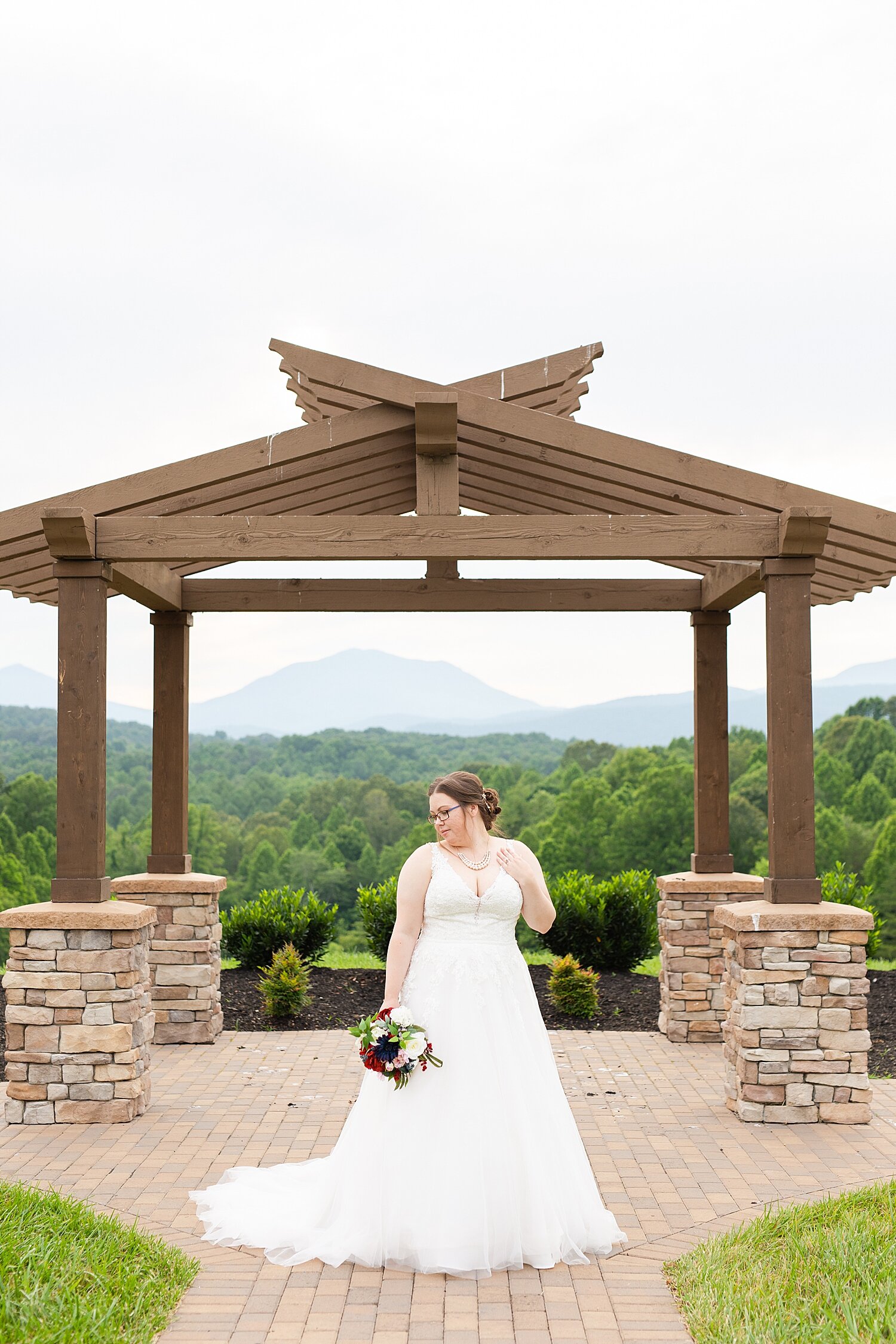 Glass Hill Venue Bridal Portraits_4580.jpg