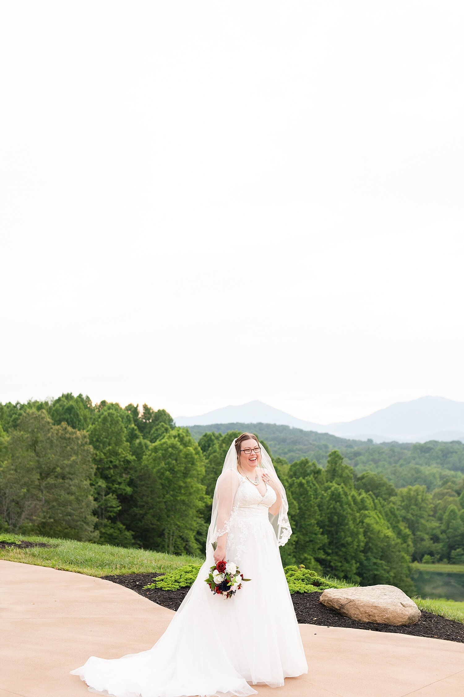 Glass Hill Venue Bridal Portraits_4589.jpg