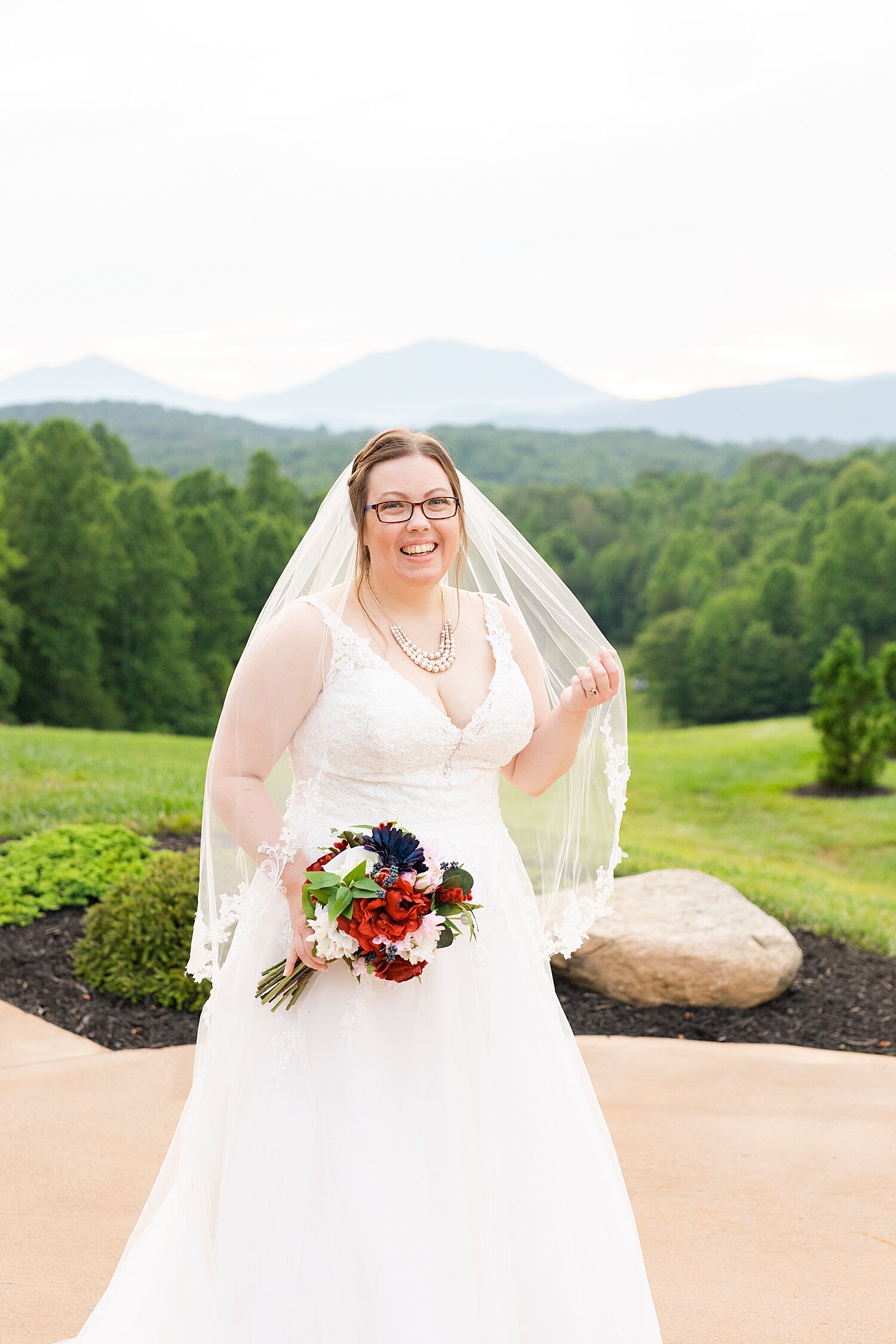 Glass Hill Venue Bridal Portraits_4590.jpg