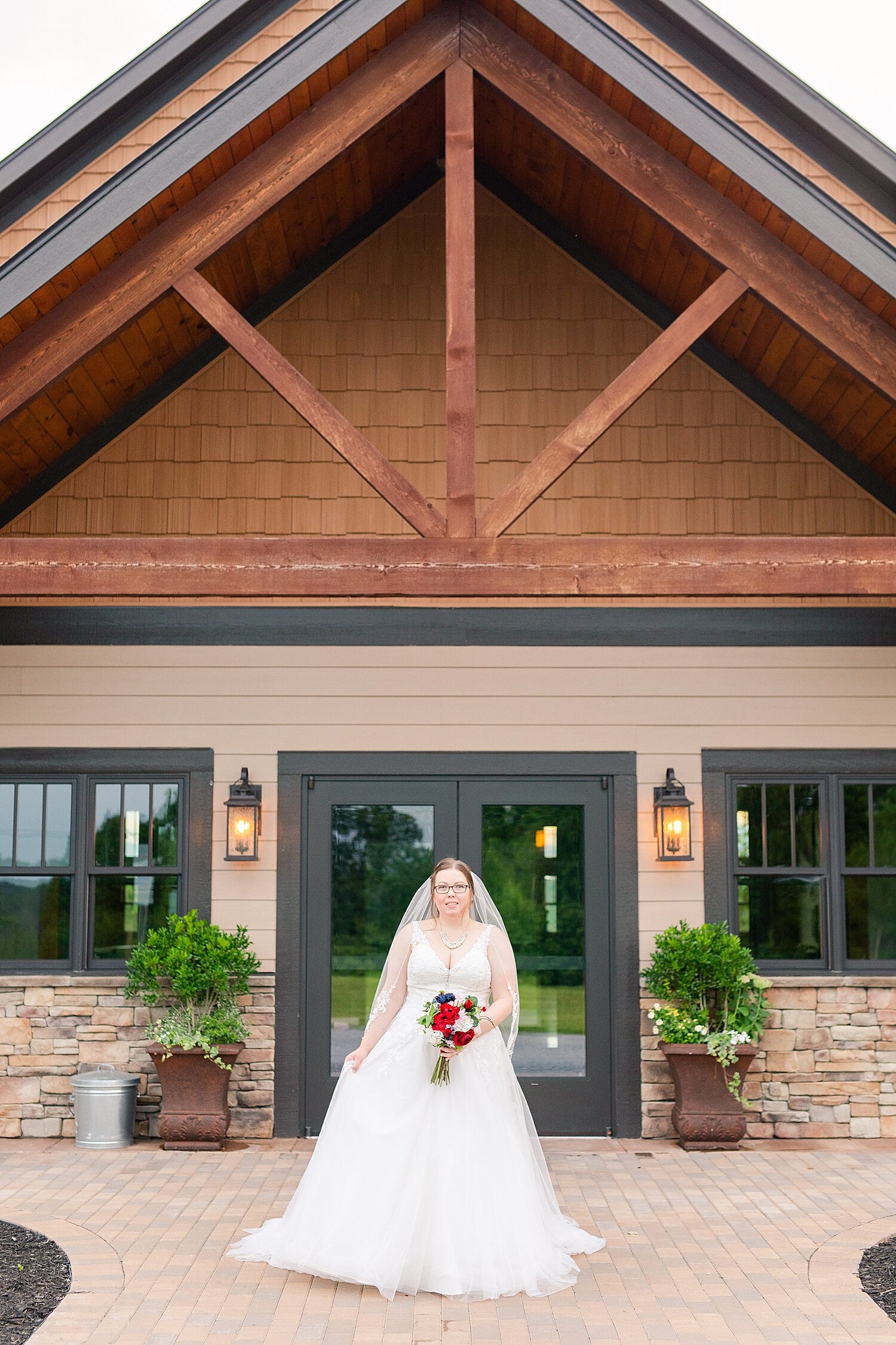 Glass Hill Venue Bridal Portraits_4599.jpg