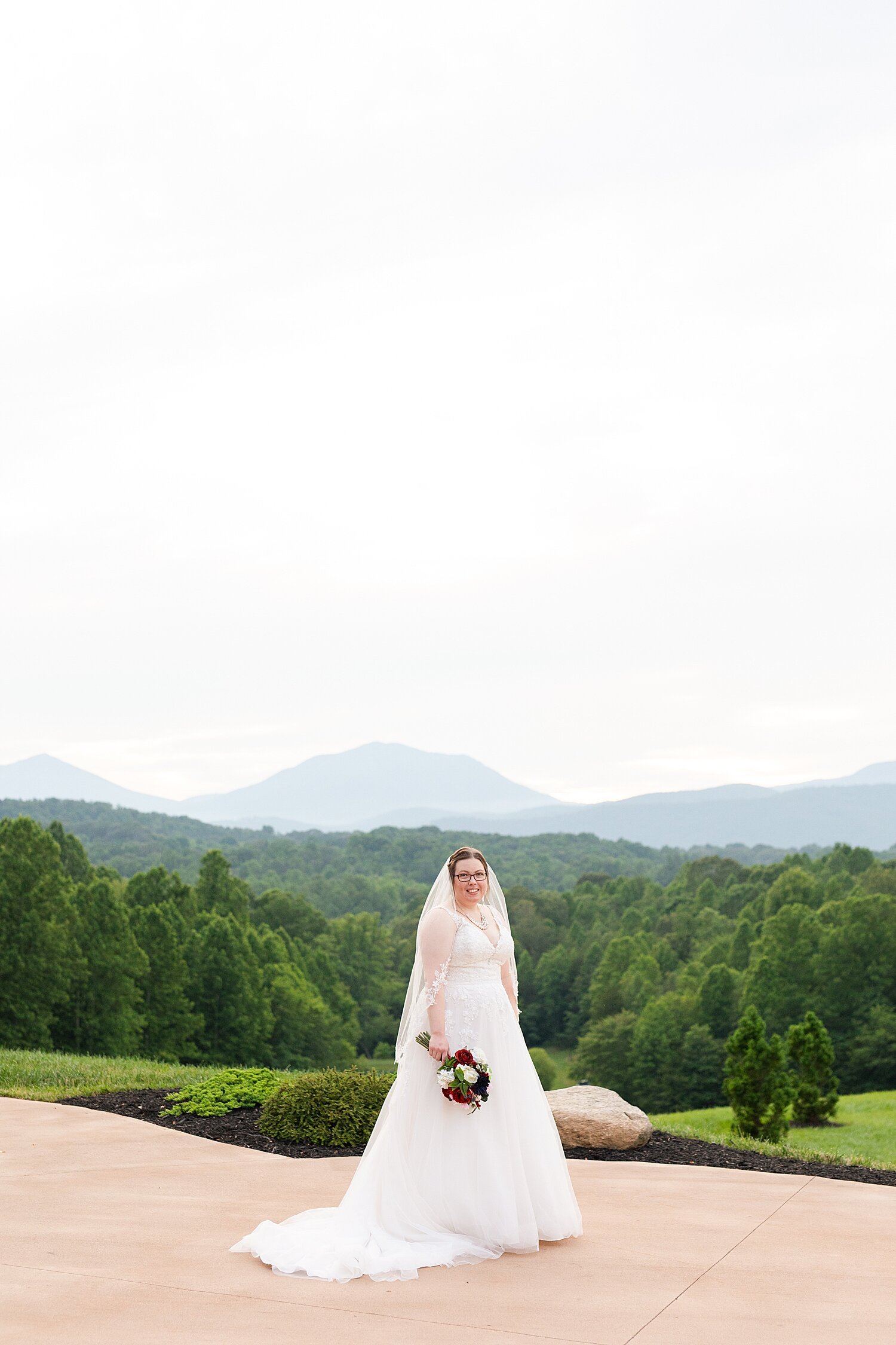 Glass Hill Venue Bridal Portraits_4602.jpg