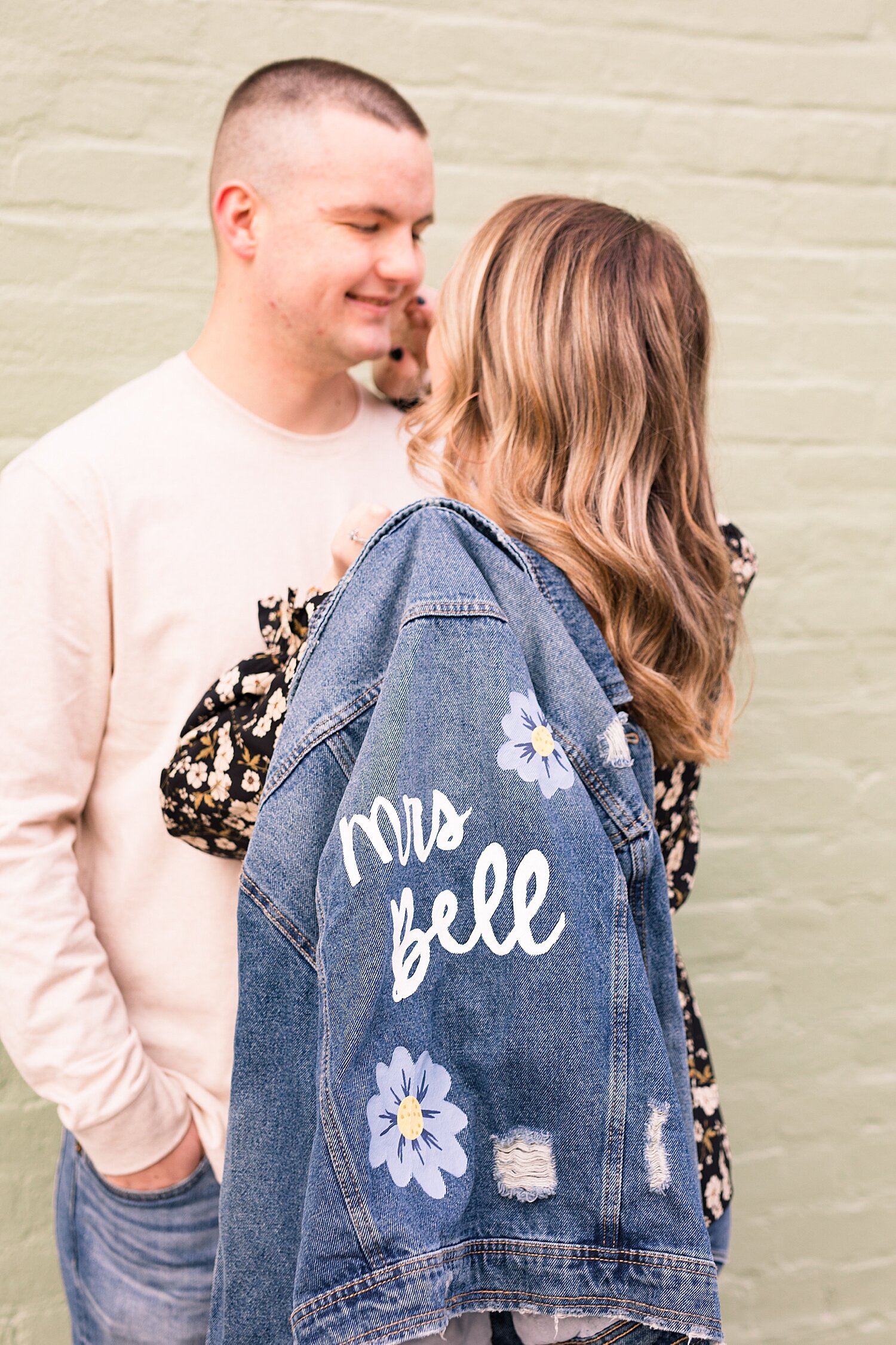 downtown roanoke engagement session_4755.jpg