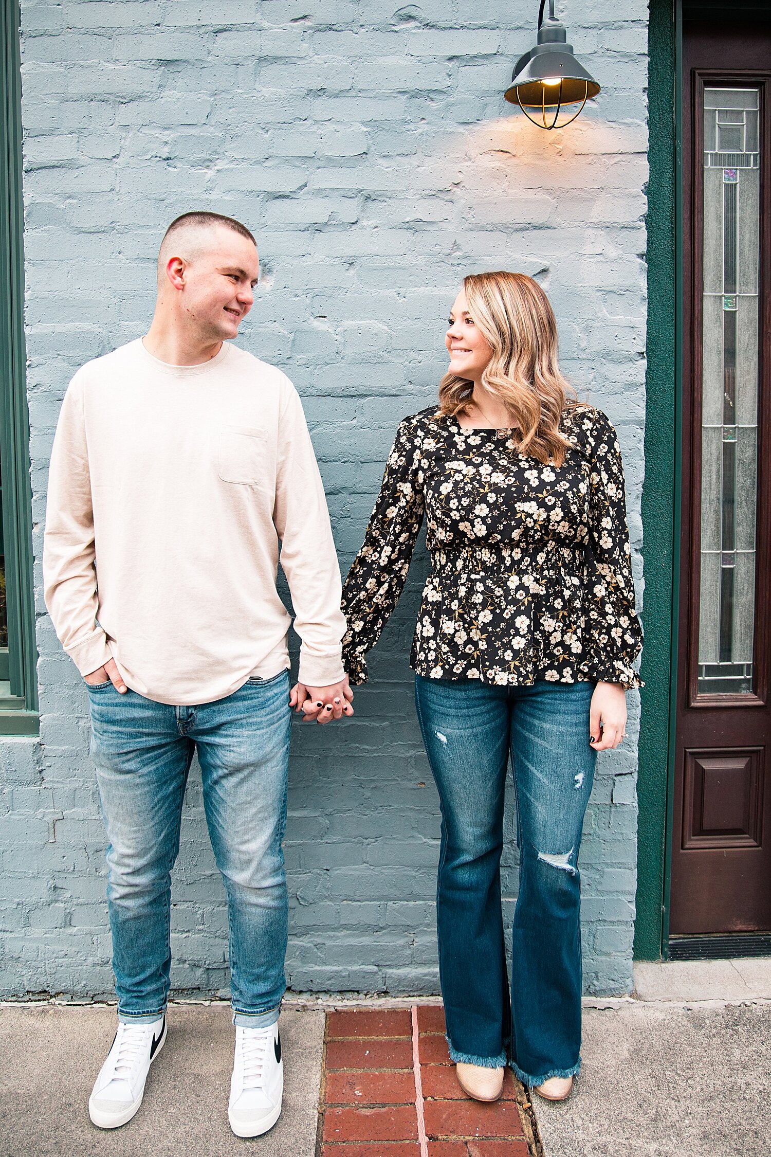 downtown roanoke engagement session_4758.jpg