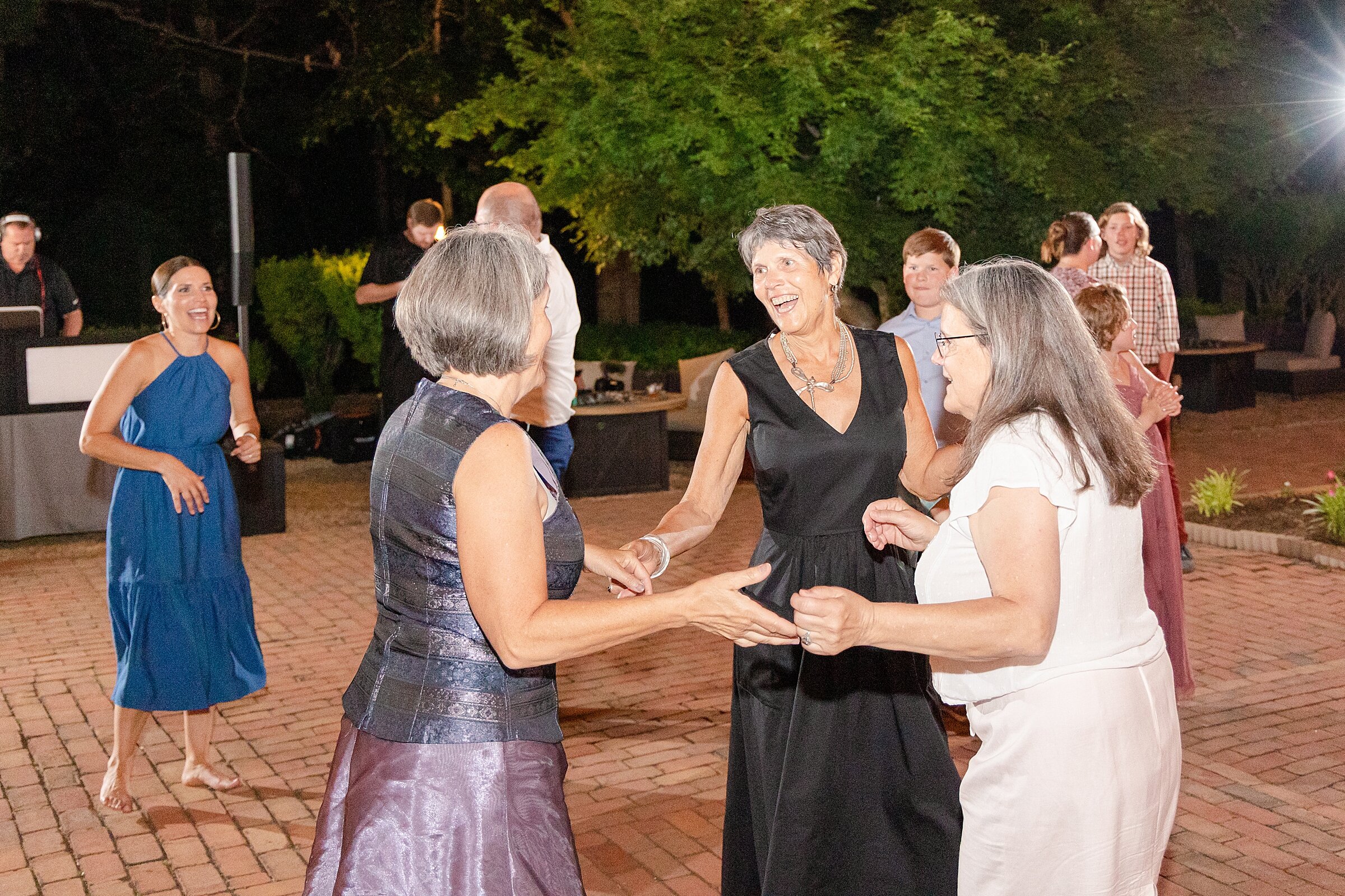 roanoke-wedding-photographer_0355.jpg