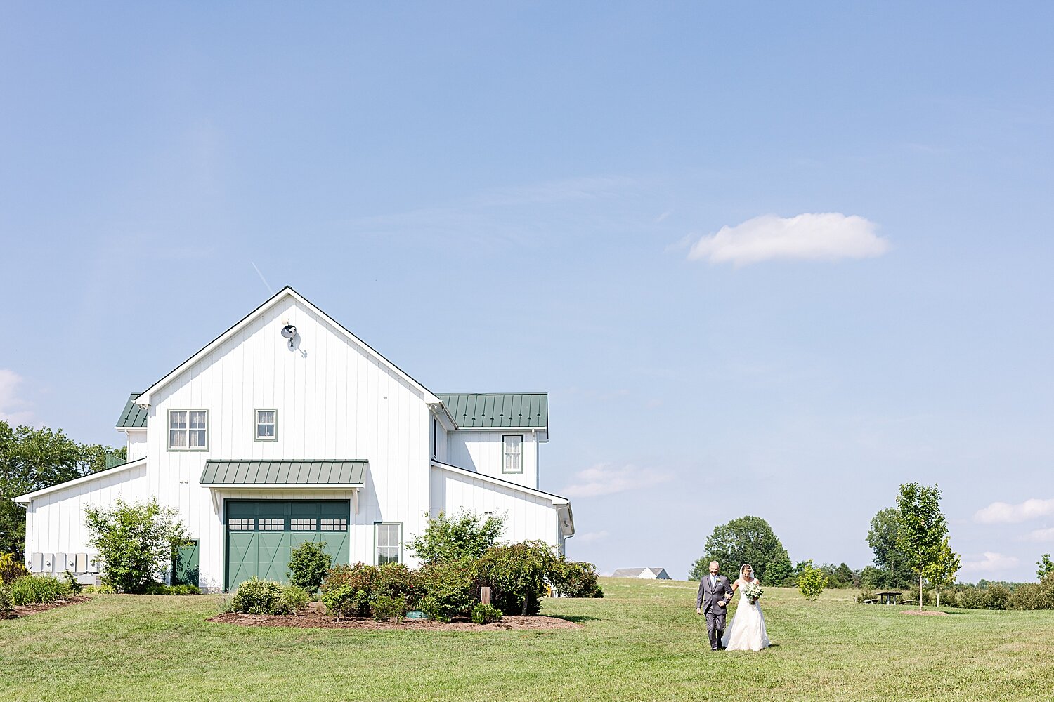 Barn at Edgewood wedding_5473.jpg