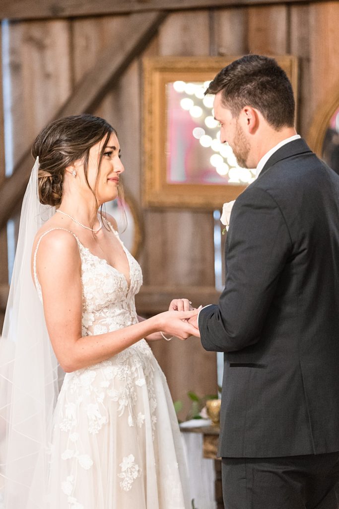 Rainy ceremony moments at Sorella Farms in Lynchburg, Virginia.