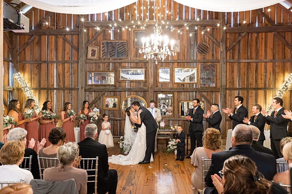 Rainy ceremony moments at Sorella Farms in Lynchburg, Virginia.