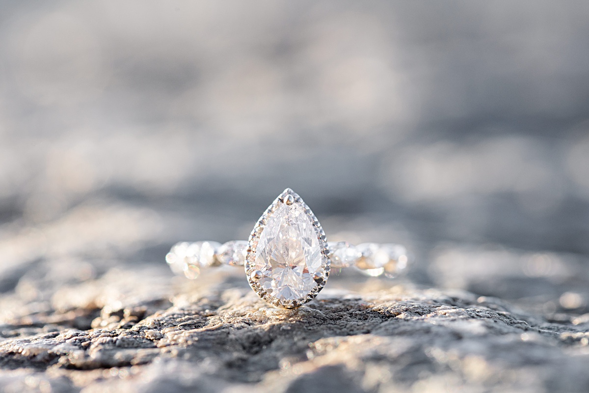 This Ravens Roost Overlook engagement session offers the perfect fall view of the Blue Ridge Mountains near Charlottesville, Virginia.